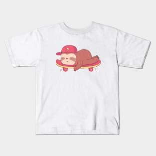 Cute Lazy Sloth Chillin On Skateboard Kids T-Shirt